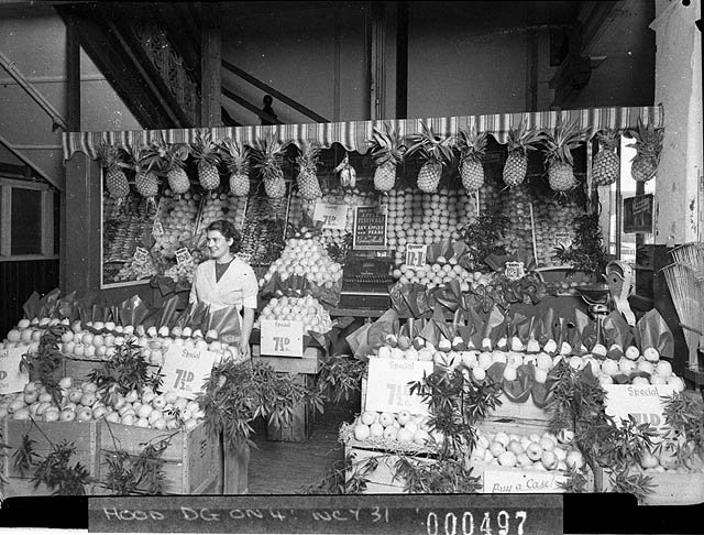 Grace Brothers fruit counter, Broadway, Sydney, May 1941, by Sam Hood, Ultimo
