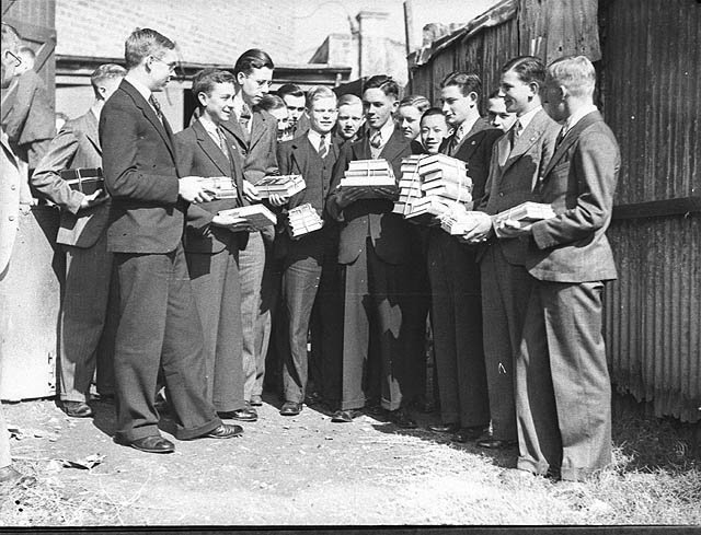 High school prize-winners Canterbury Boy's High School, Sydney, 1935 - Sam Hood