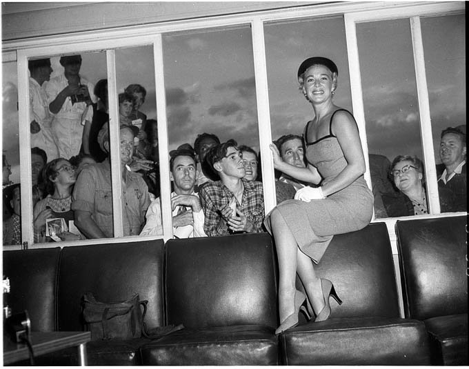 Betty Hutton arrives at Kingsford-Smith Airport, Sydney, May 1955 - Australian Photographic Agency, Mascot