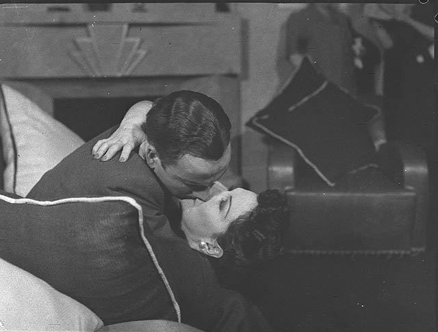"While Parents Sleep", 20 October 1943 - Sam Hood, Sydney