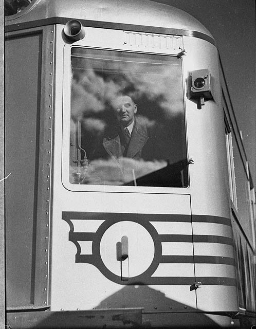 Silver City Comet- diesel train on trial run from Sydney to Moss Vale, 1937