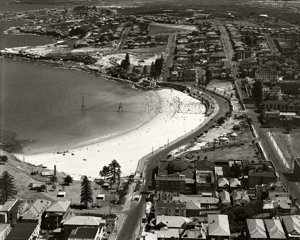 Coogee Beach looking South (1936)