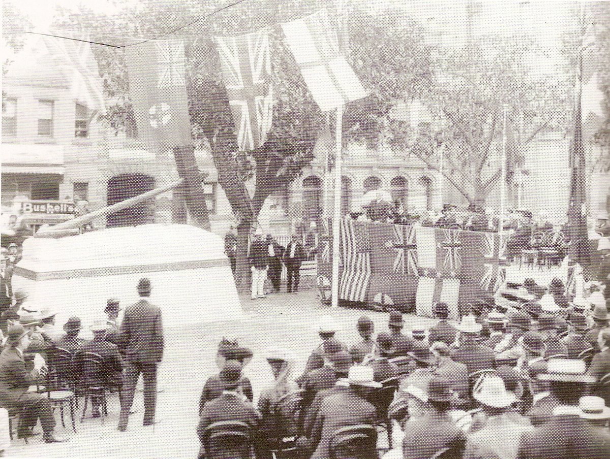 Unveiling of HMS Sirius' anchor, Sydney city centre (1907)