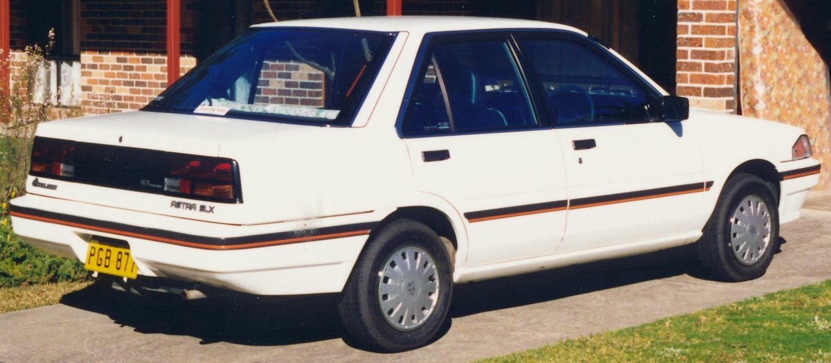 1987-1989 Holden Astra (LD) SLX sedan, Sydney (1987–89)