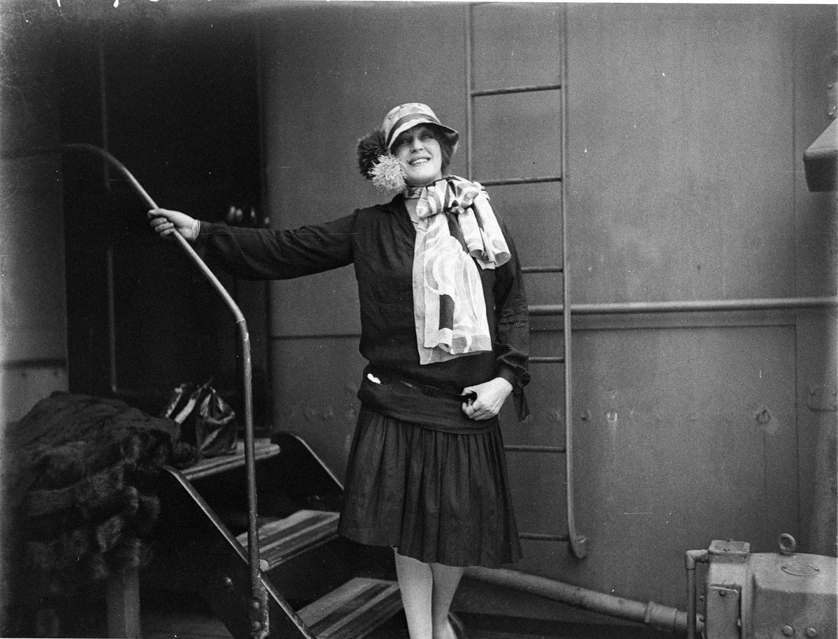 Star singer of the Fuller-Gonsalez Opera Company arriving in Sydney (1928)