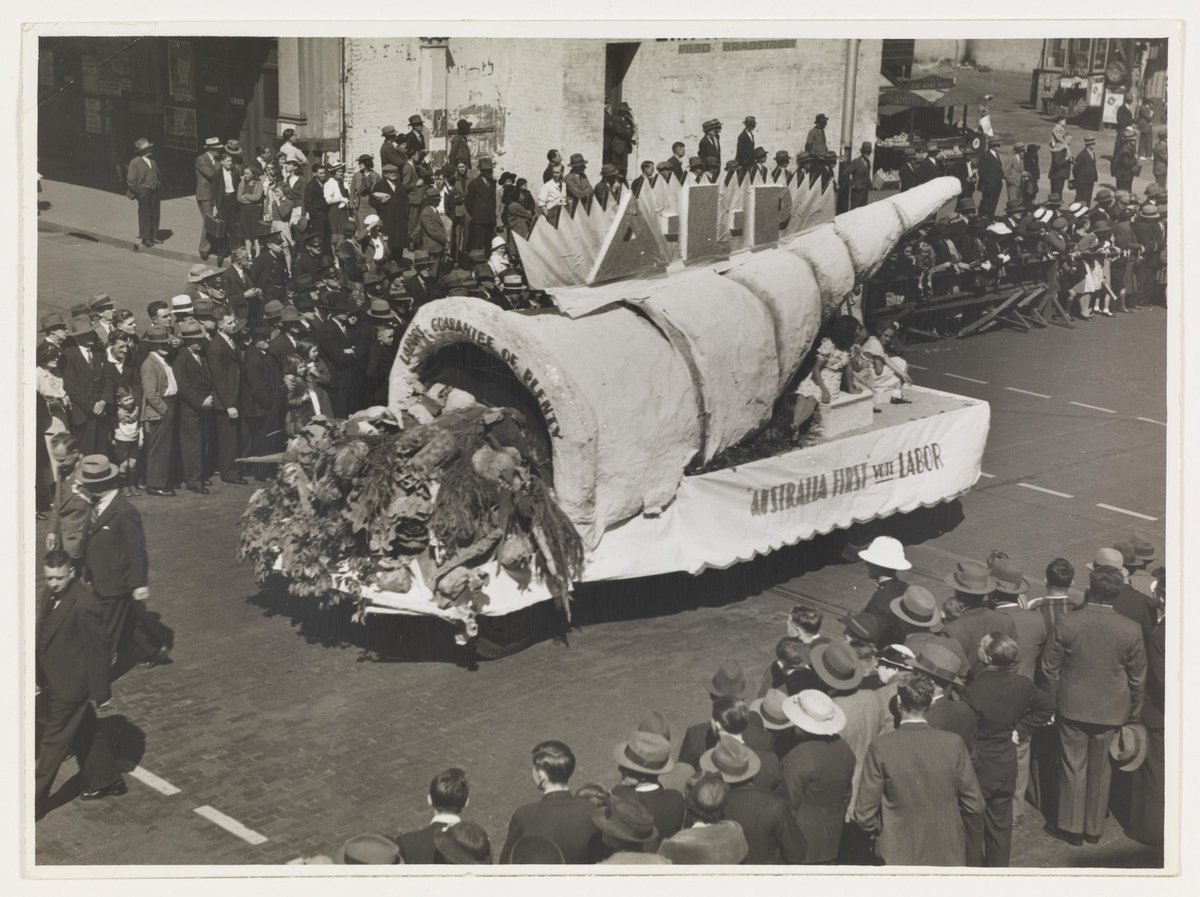 Massed floats, c. 1930s, by Sam hood, Sydney