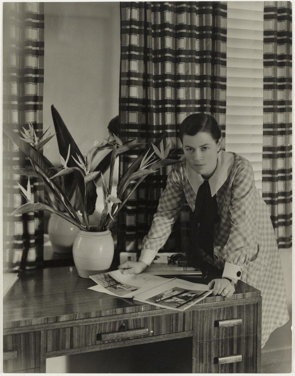 Mrs Mollie Grey, interior decorator, Greenknowe Avenue, Potts Point, Sydney, ca. 1935- photographer Harold Cazneaux (c. 1935)