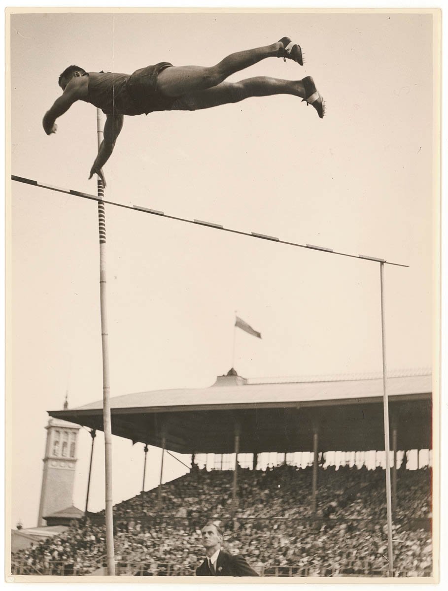 Pole vaulter Andries Stephanus du Plessis, 1938 - photographer Sam Hood, Paddington