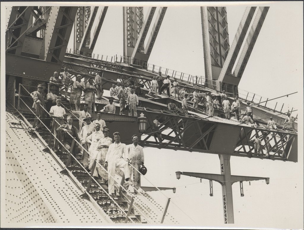 Harbour Bridge painters on central arch, 1932, Sydney Harbour