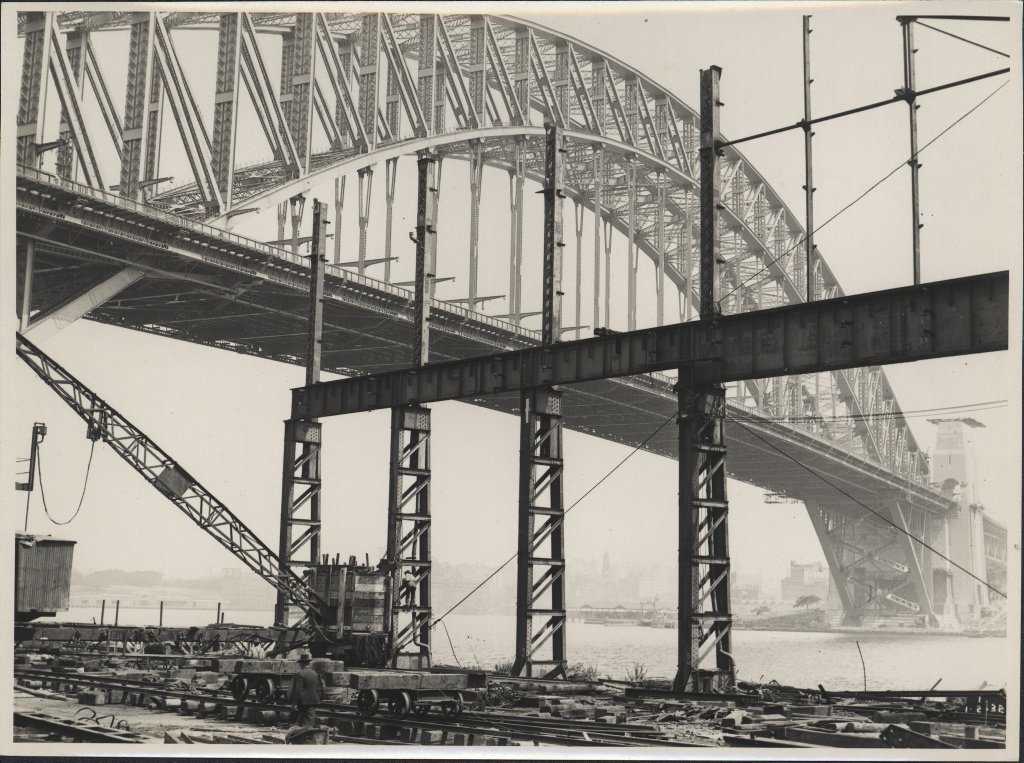 Dismantling the steelwork erection shed next to the Harbour Bridge, 1932, Sydney Harbour