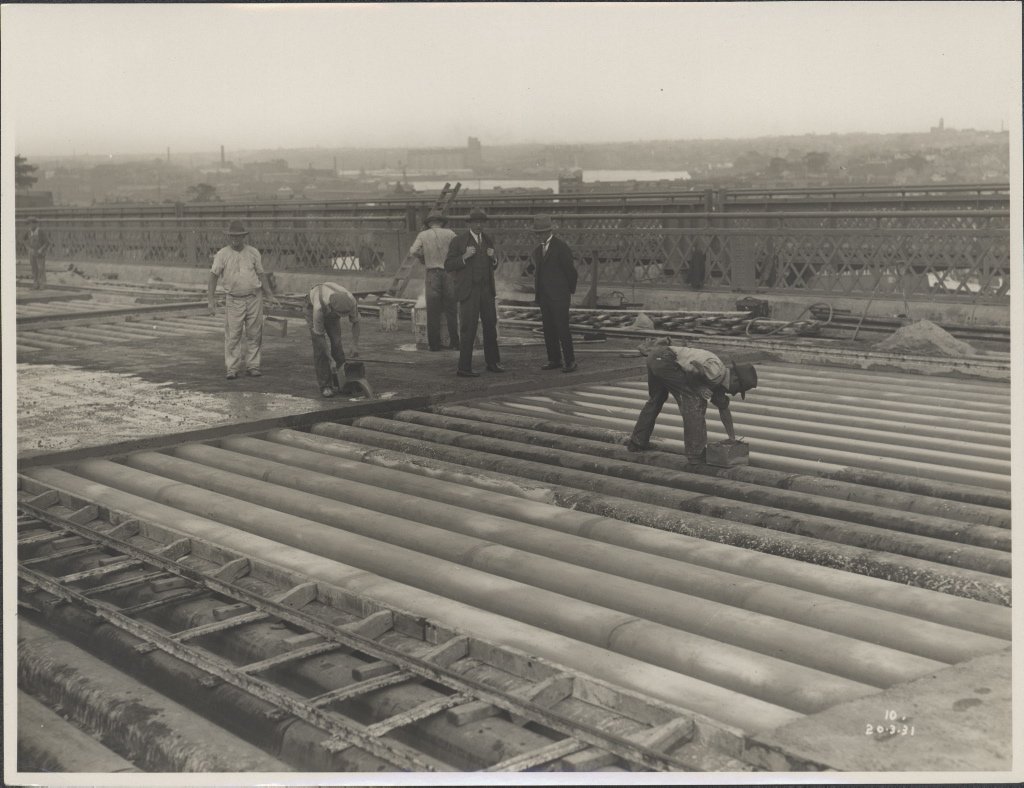 Laying the surface of Harbour Bridge, 1931, Sydney Harbour