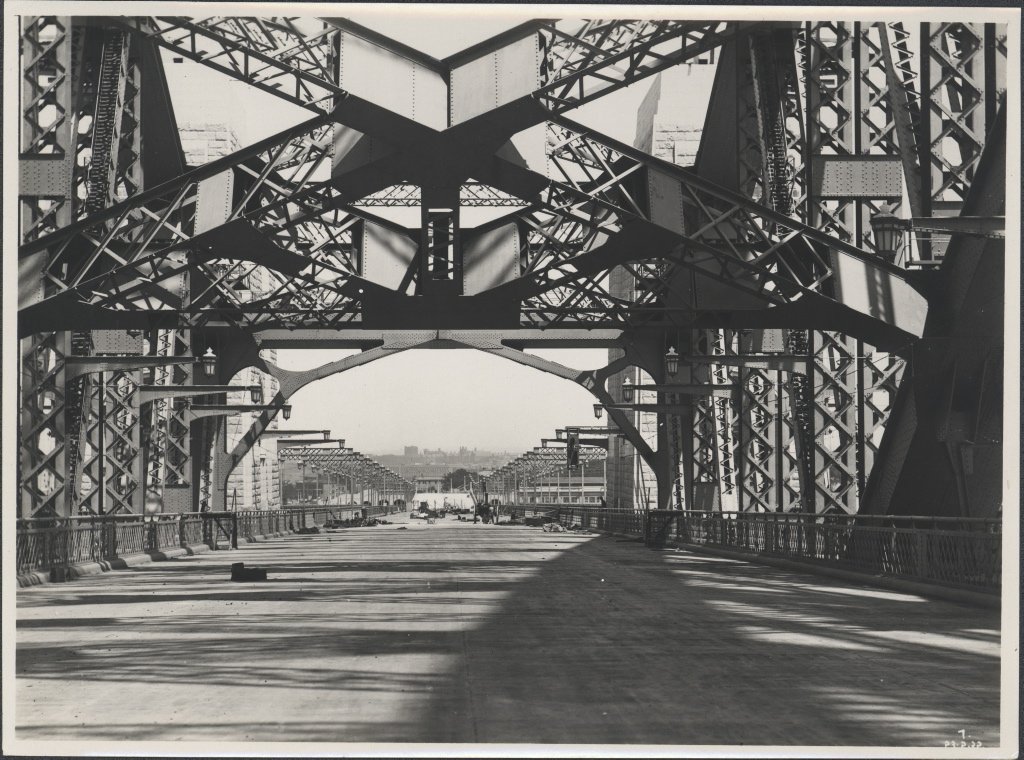 Harbour Bridge roadway, 1932, Sydney Harbour