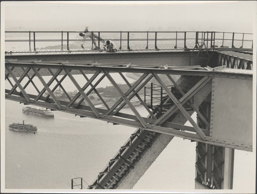 Painters on the arch of the Harbour Bridge, 1932, Sydney Harbour
