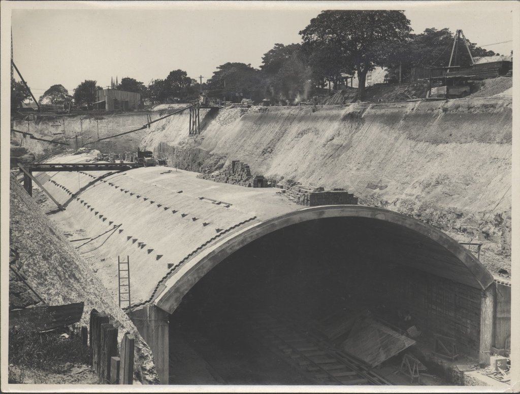 Construction of train tunnel Hyde Park, 1923, Sydney city centre