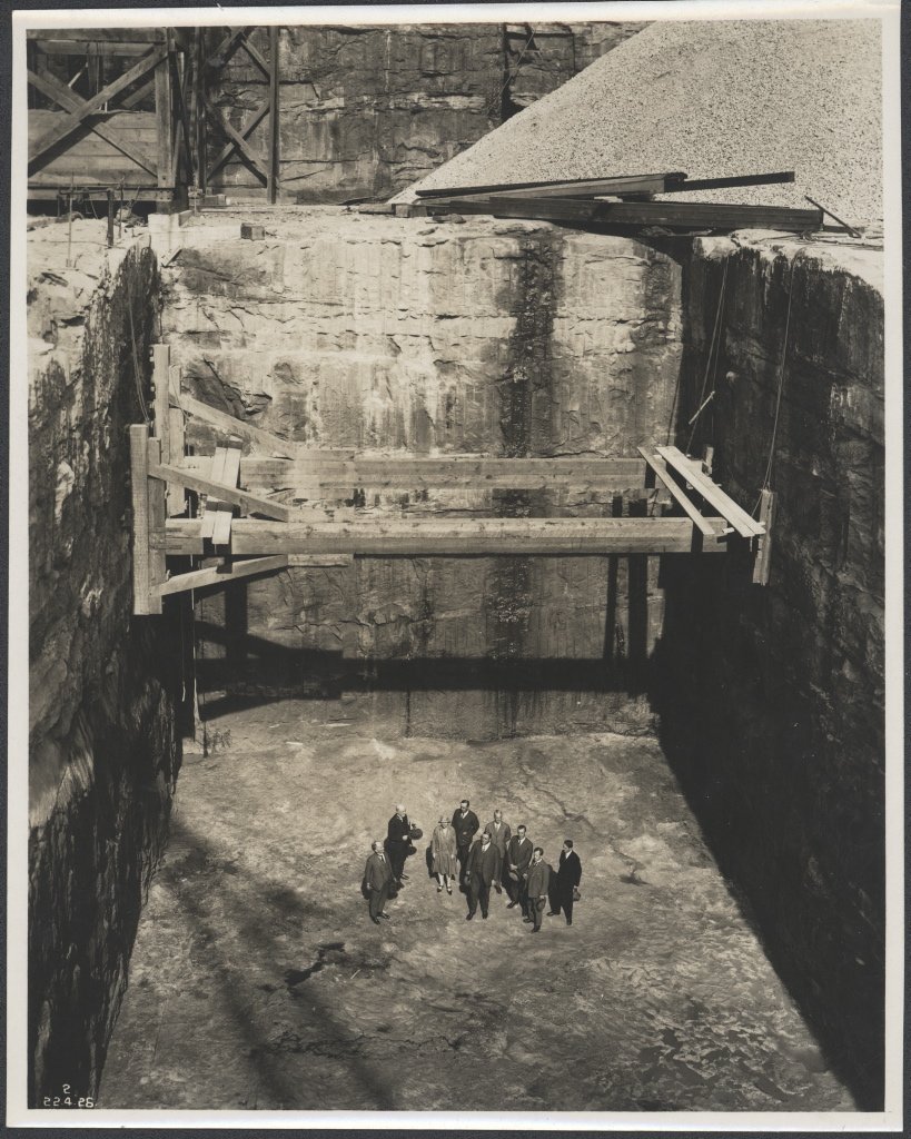 Construction of western skewback for Sydney Harbour Bridge, 1926