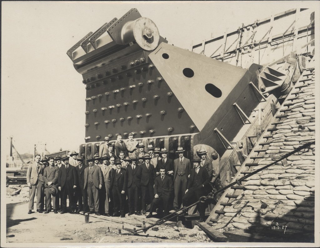 Construction of Sydney Harbour Bridge main bearing, 1927