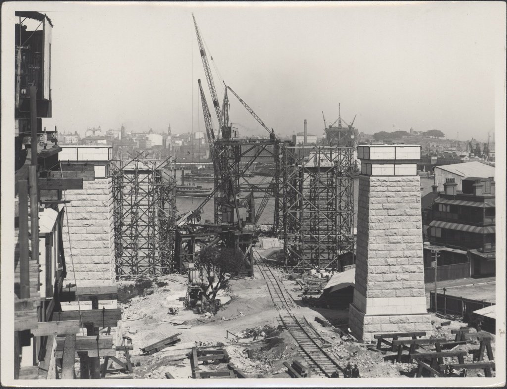 Construction of the northern piers of the Sydney Harbour Bridge, 1927