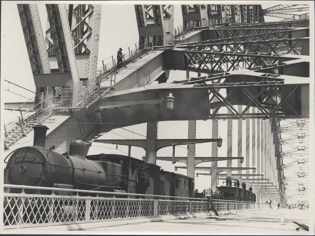 Train and carriages on Harbour Bridge, 1932, Sydney Harbour