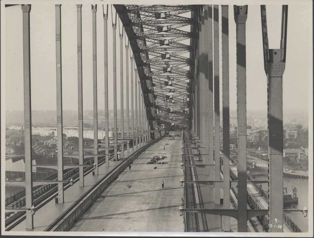 The middle of the Sydney Harbour Bridge looking north, 1932