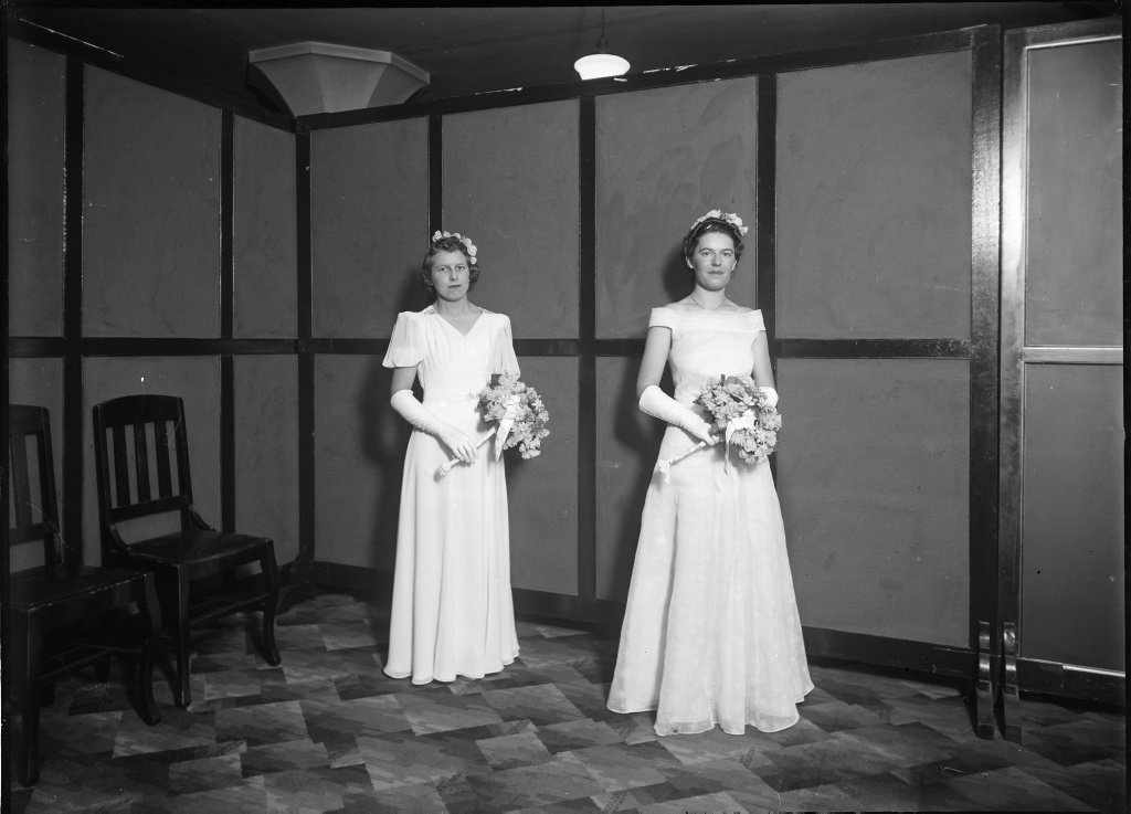 Debutantes at St Anne's Catholic Church Bondi Ball (1939)