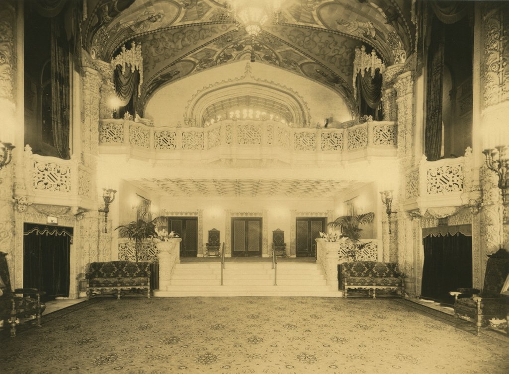 Main foyer of Regent Theatre, Melbourne, 1924 - 1934, Sydney city centre (1924–34)