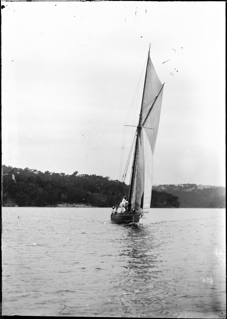 Yacht under sail on Sydney Harbour (1900)