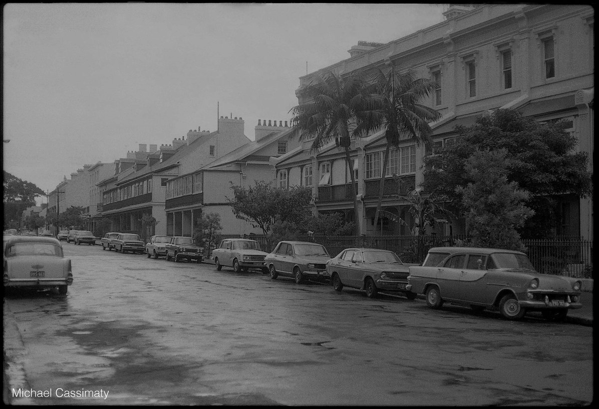 Street Scene in Sydney (1975)
