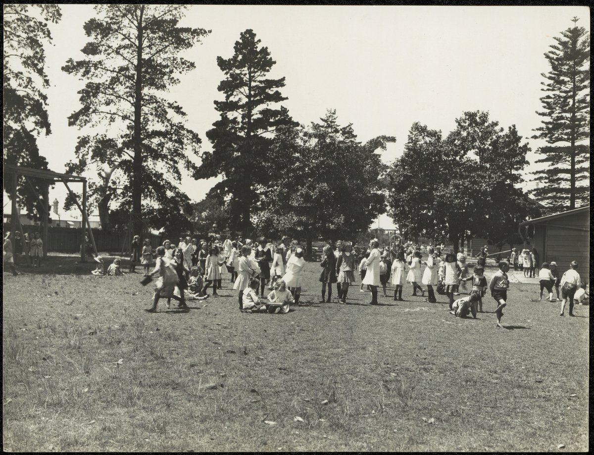 Brighton-le-Sands Public School - play time (c. 1920)