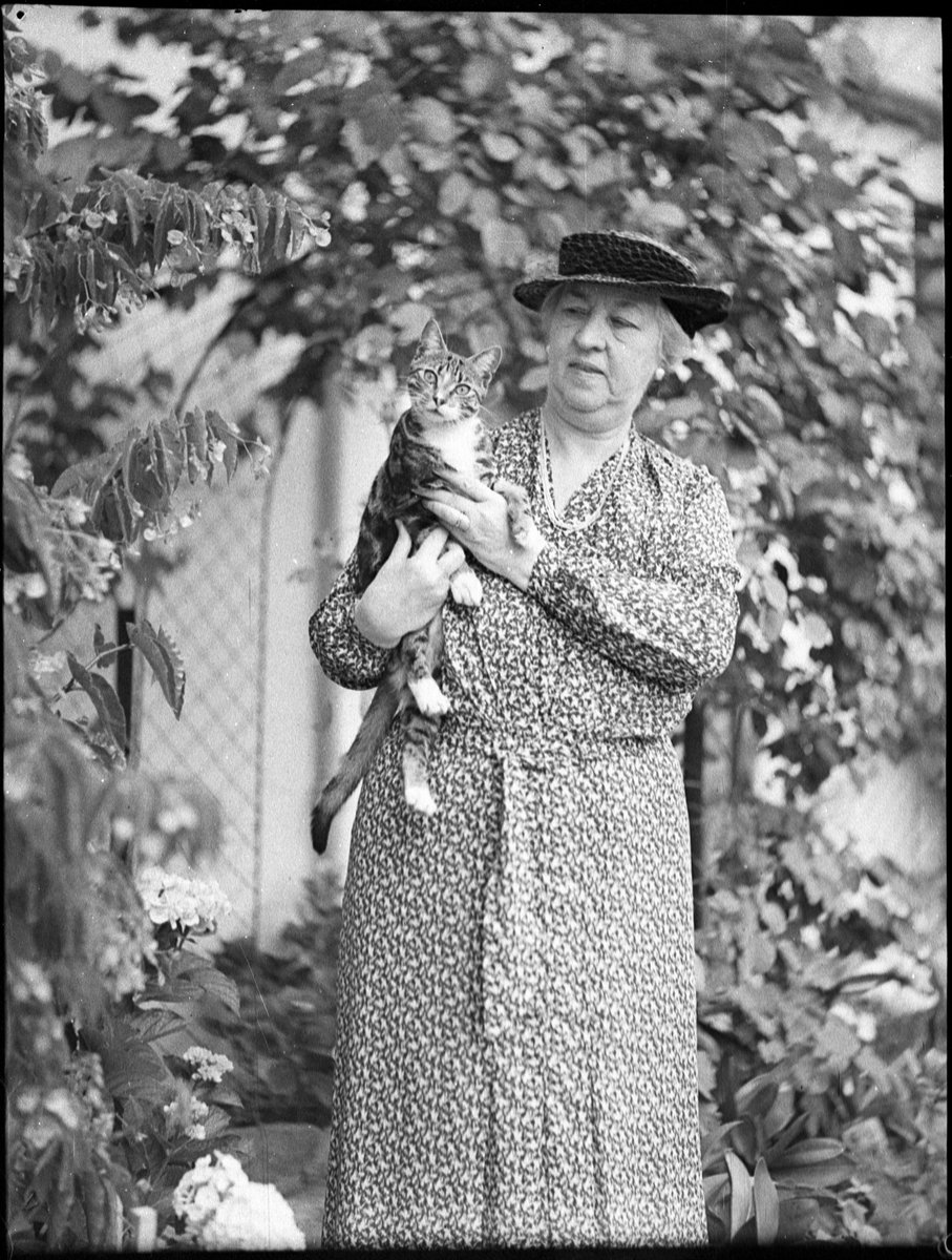 Mrs OE Friend, January 1939, Sam Hood, Sydney