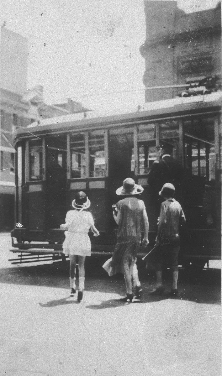"In the summer of early 1925 my elder brother took me into town to see a movie - He took the photos without my knowing. The two women were strangers." (Spoken by Elva Jones) - George Street, Sydney, Sydney city centre