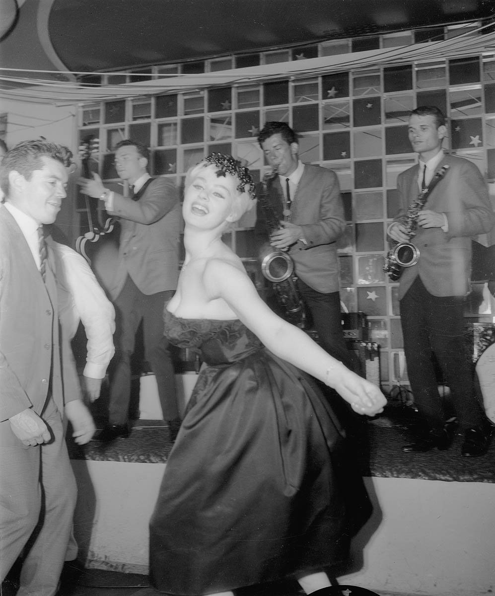 Sabrina doing the Twist, Peppermint Lounge, Sydney, January 1962 - Australian Photographic Agency, Potts Point
