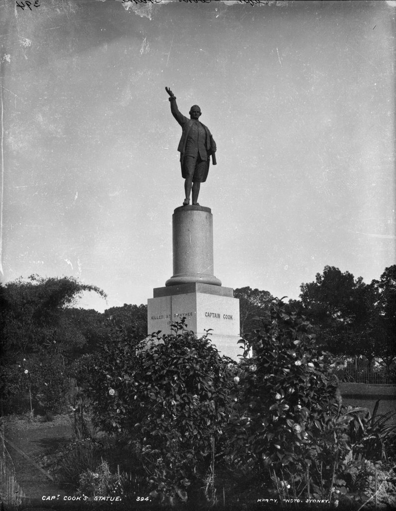 Statue of Captain Cook, Sydney (c. 1900)