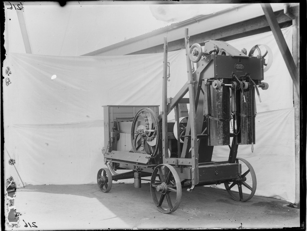 Clyde chaff cutter (c. 1900)