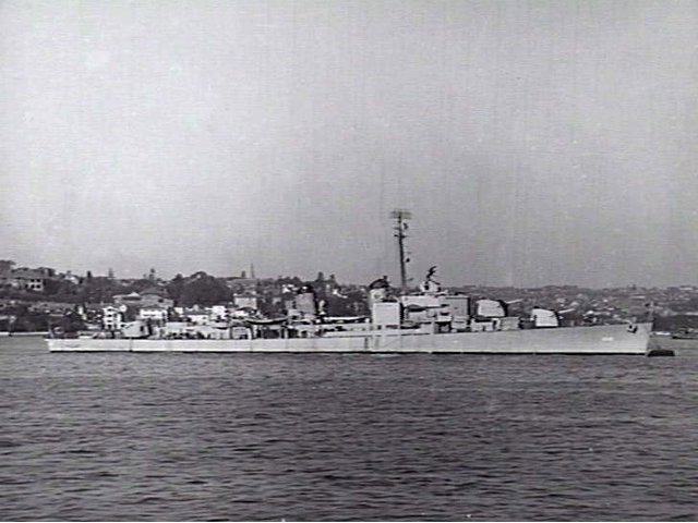 USS Allen M. Sumner (DD-692) at Sydney, Australia, in 1947