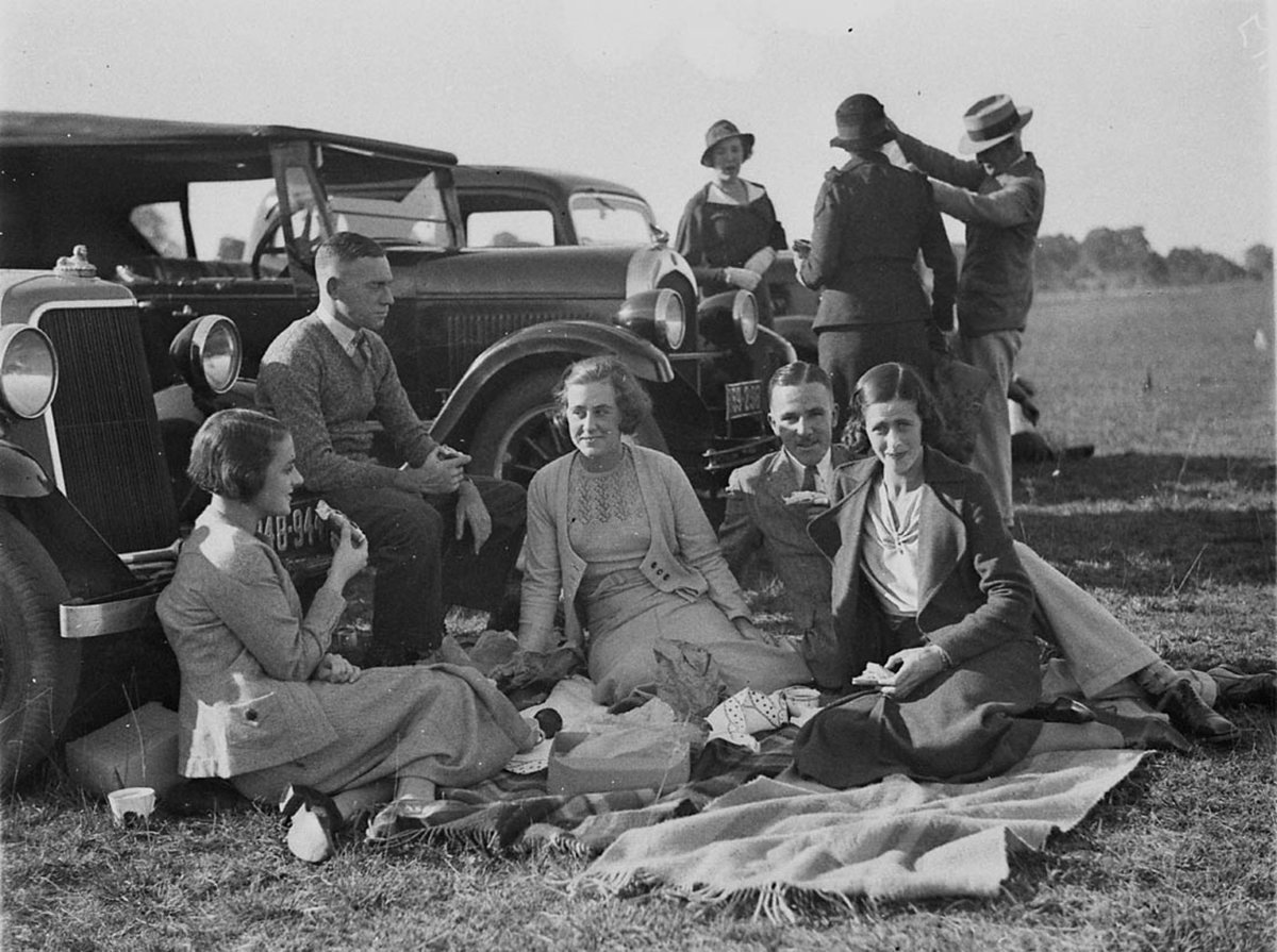 Picnic at Cobbitty, NSW in the 1930s by Sam Hood