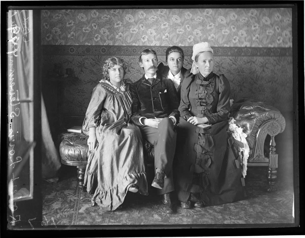 Robert Louis Stevenson and family, Sydney (1893)