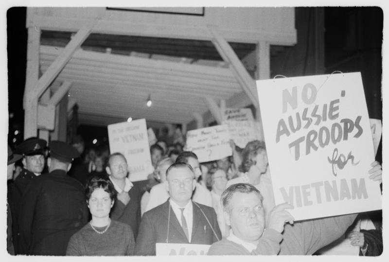 Anti-Vietnam War Demonstrations (including Australia's first sit down demonstration) and protests outside Central Police Court, Liverpool St, Sydney, NSW 01, Sydney city centre (1965)