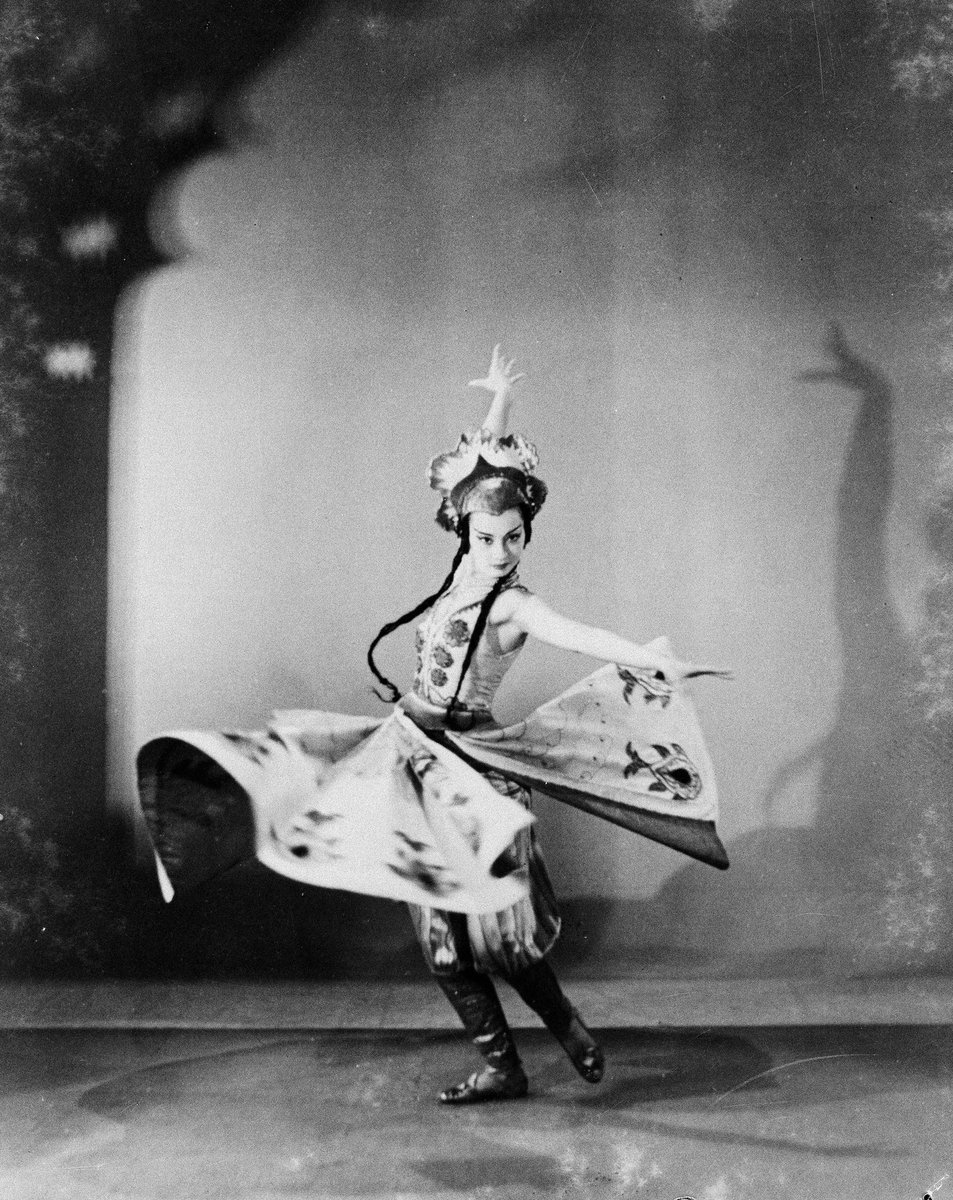 Colonel de Basil's "Original Ballet Russe" (Russian Ballet) season, Theatre Royal, Sydney, 1939-1940, - Sam Hood (cropped), Sydney city centre (1939–40)