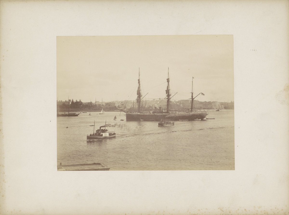 Schepen in de haven van (vermoedelijk) Sydney, RP-F-F01103-U (1890–1910)