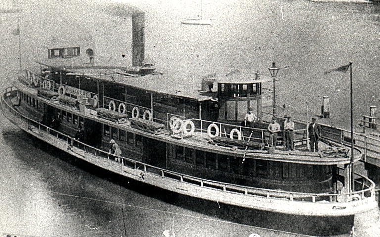 Sydney Ferry WALLAROO, Mosman (c. 1900)