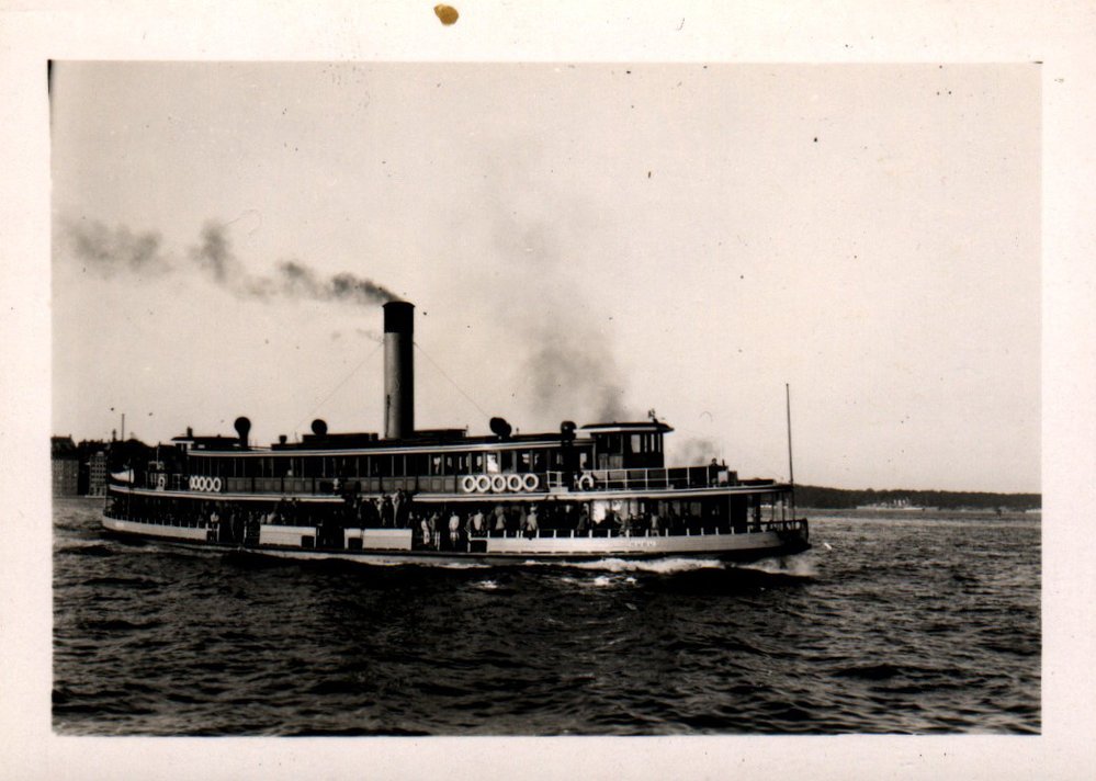 Sydney Ferry KUBU 1958, Circular Quay