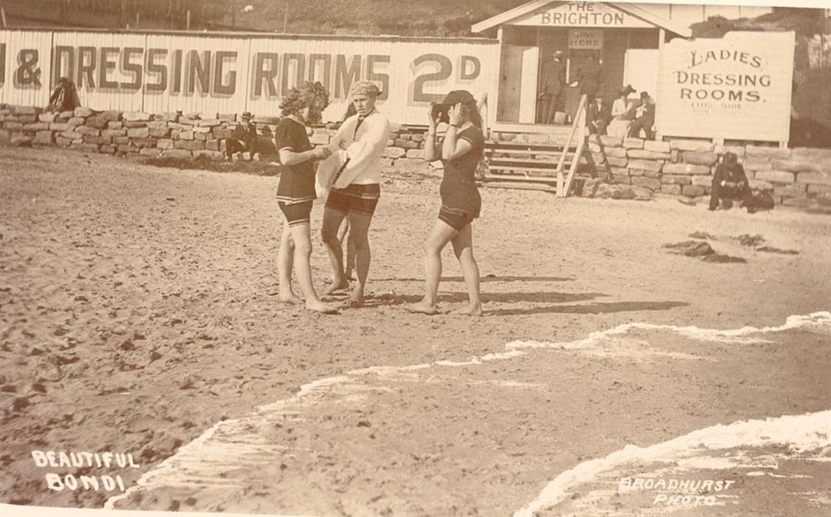 Ladies dressing rooms, Bondi (c. 1910)