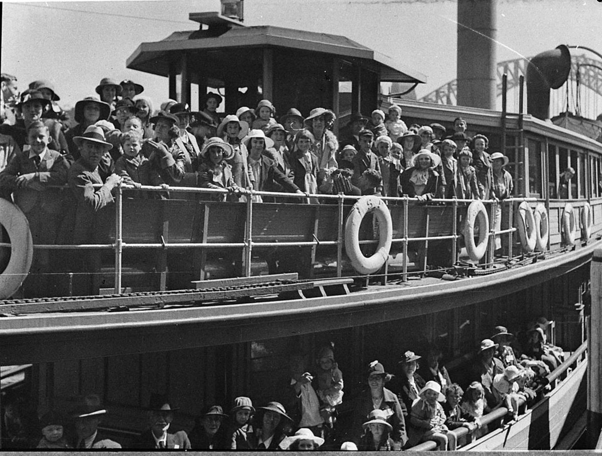 Sydney ferry KOOKOOBURRA about to depart from Circular Quay for Taronga Zoo 26 Sept 1936, Mosman
