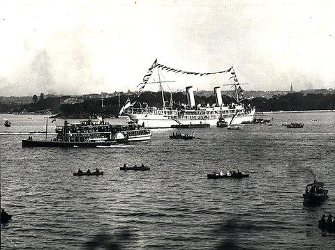 Sydney ferry WARATAH and Royal Yacht OPHIR with Duke and Duchess of York 1901