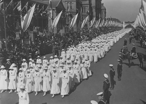 Women nurses on parade, Victory Day celebrations, Sydney 1919 - A-00022427