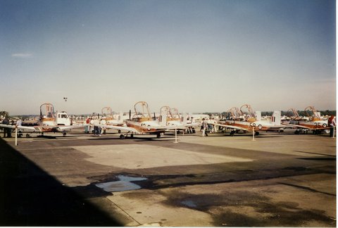 Sale of RAAF CT4 Trainers at Bankstown Aerodrome May 1993