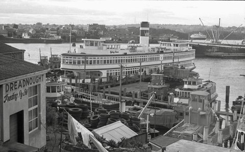 Sydney Showboat Sydney Queen (Kalang) & other vessels at Balmain, 1963