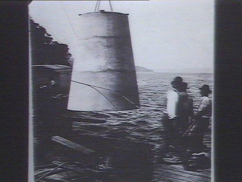 Erection of the light house off Bradleys Head 1, c. 1916