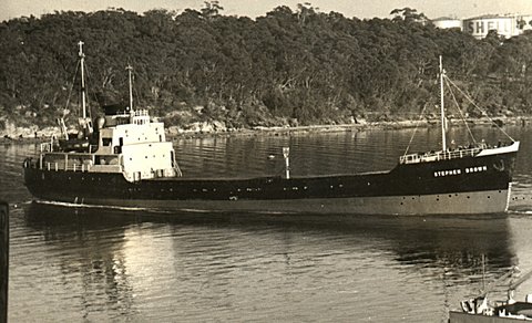 Stephen Brown leaves Balls Head Coal Loader, 1969 (Graeme Andrews, City of Sydney Archives)