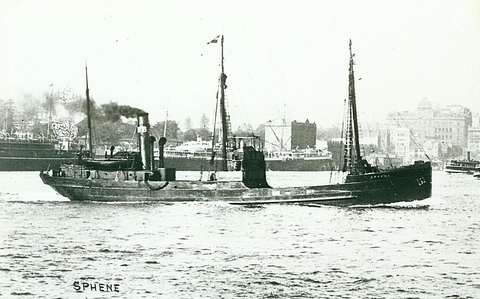 Sphene crossing Sydney Cove, inbound in 1910 (Graeme Andrews, City of Sydney Archives)